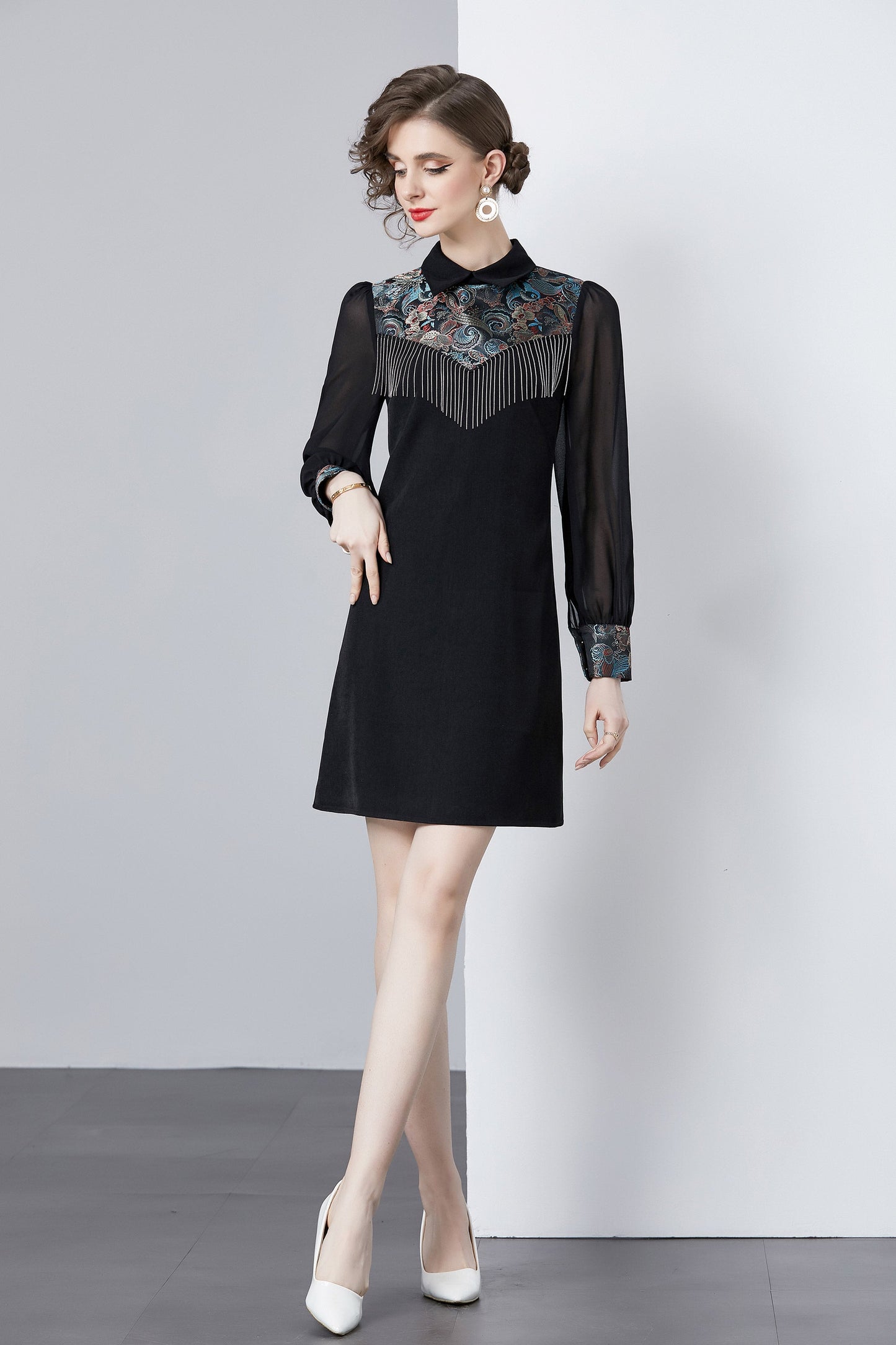 Vintage Women's Elegant Embroidered Hight Neck Mini Dress