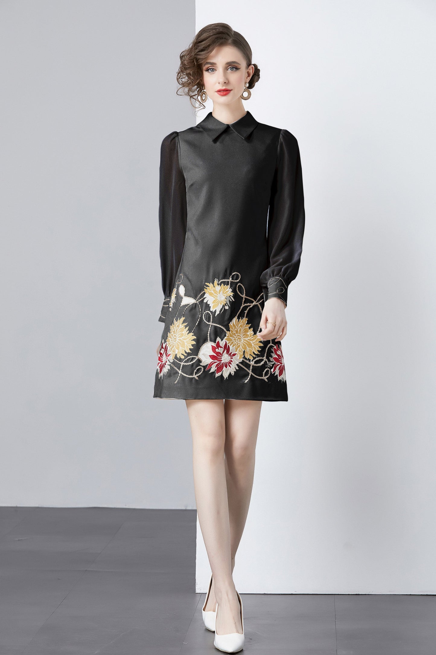 Vintage Women's Elegant Embroidered Hight Neck Mini Dress