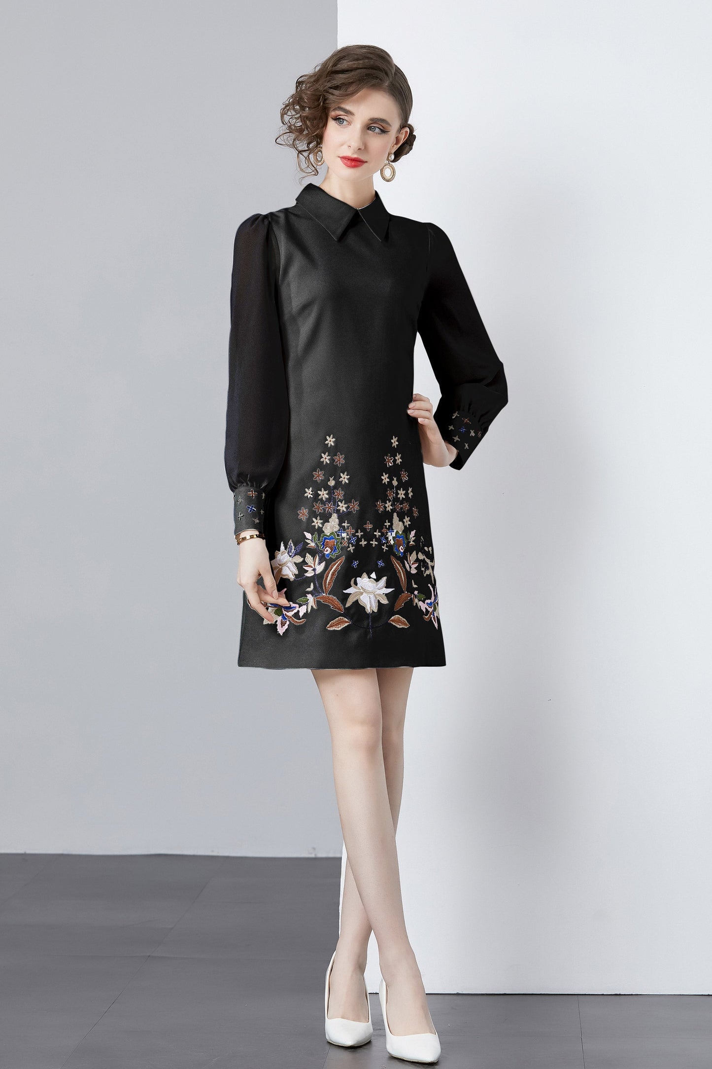 Vintage Women's Elegant Embroidered Hight Neck Mini Dress