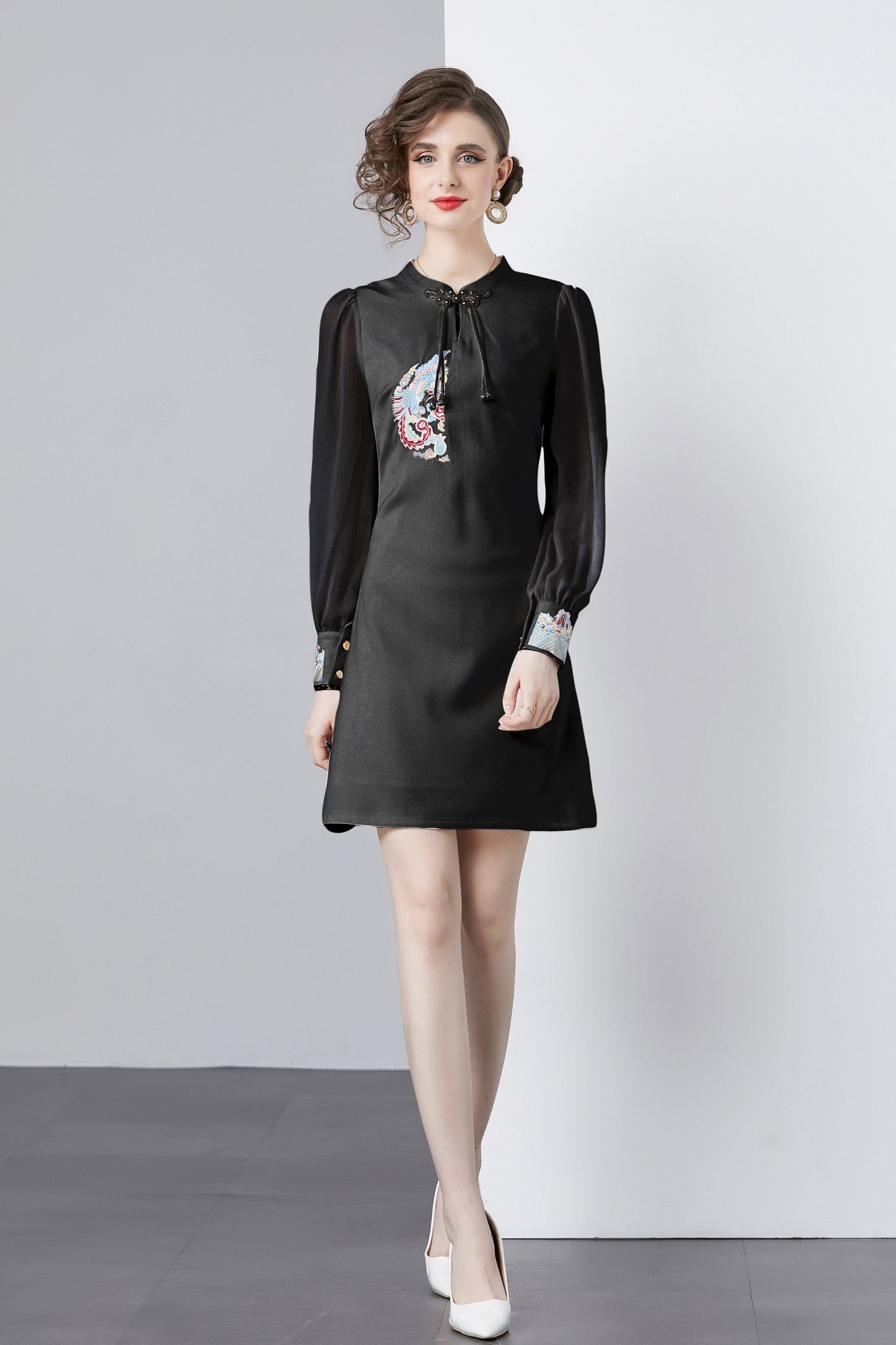 Vintage Women's Elegant Embroidered Hight Neck Mini Dress