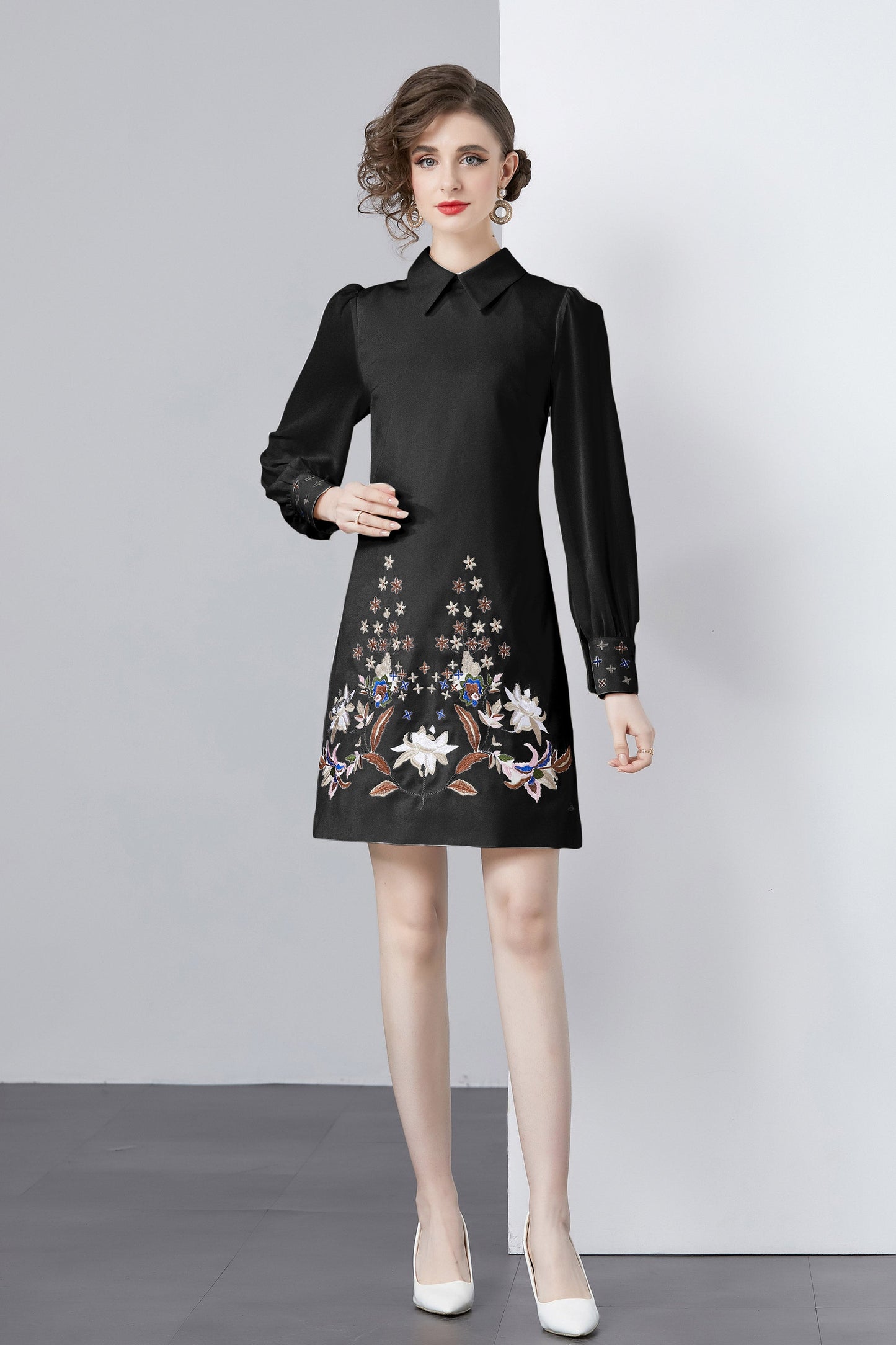 Vintage Women's Elegant Embroidered Hight Neck Mini Dress