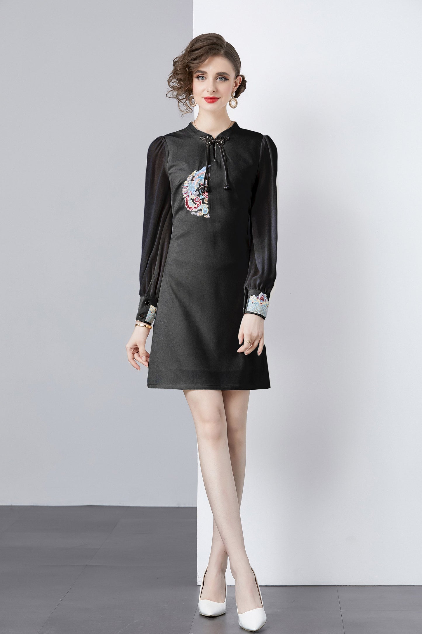 Vintage Women's Elegant Embroidered Hight Neck Mini Dress
