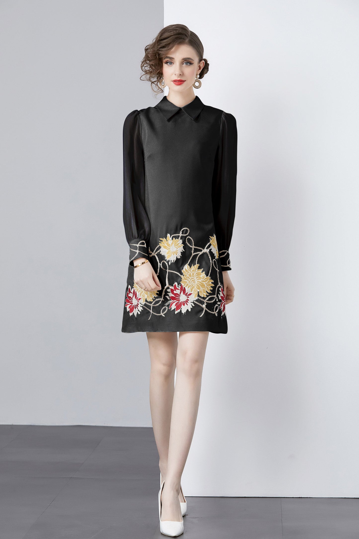 Vintage Women's Elegant Embroidered Hight Neck Mini Dress